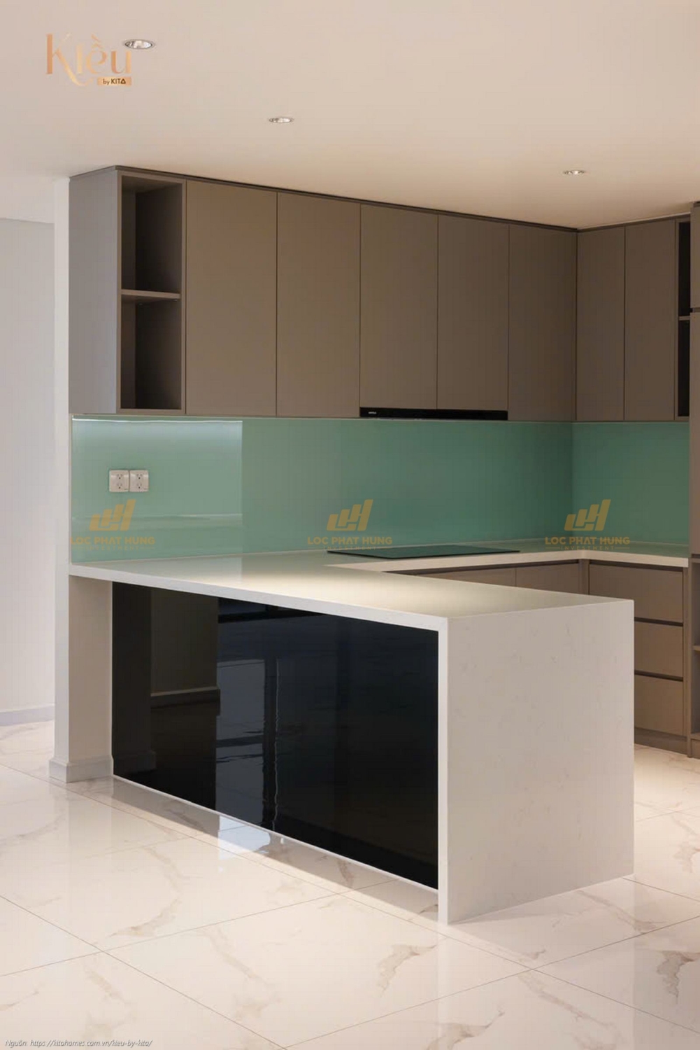 Hệ thống tủ bếp và bàn làm việc hoàn thiện tại căn hộ Kiều By Kita, vật liệu cao cấp, thiết kế thông minh