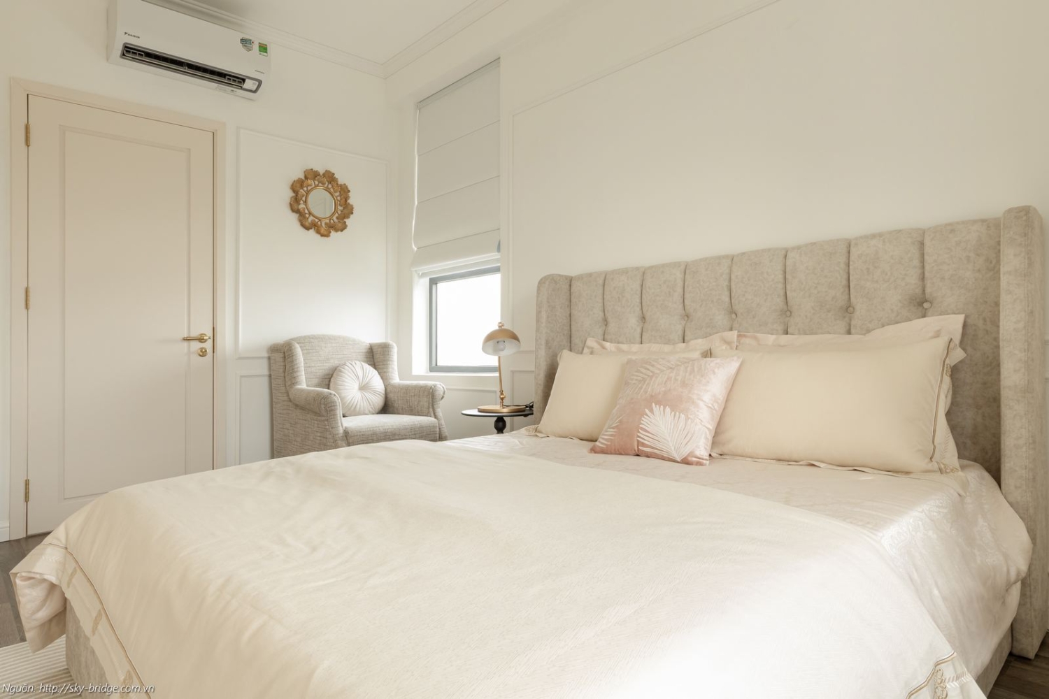 Không gian Phòng ngủ 2 thoáng đãng tràn ngập ánh sáng tại nhà mẫu Sky Bridge 152m2